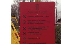Cartel de HPL rojo Parque Infantil